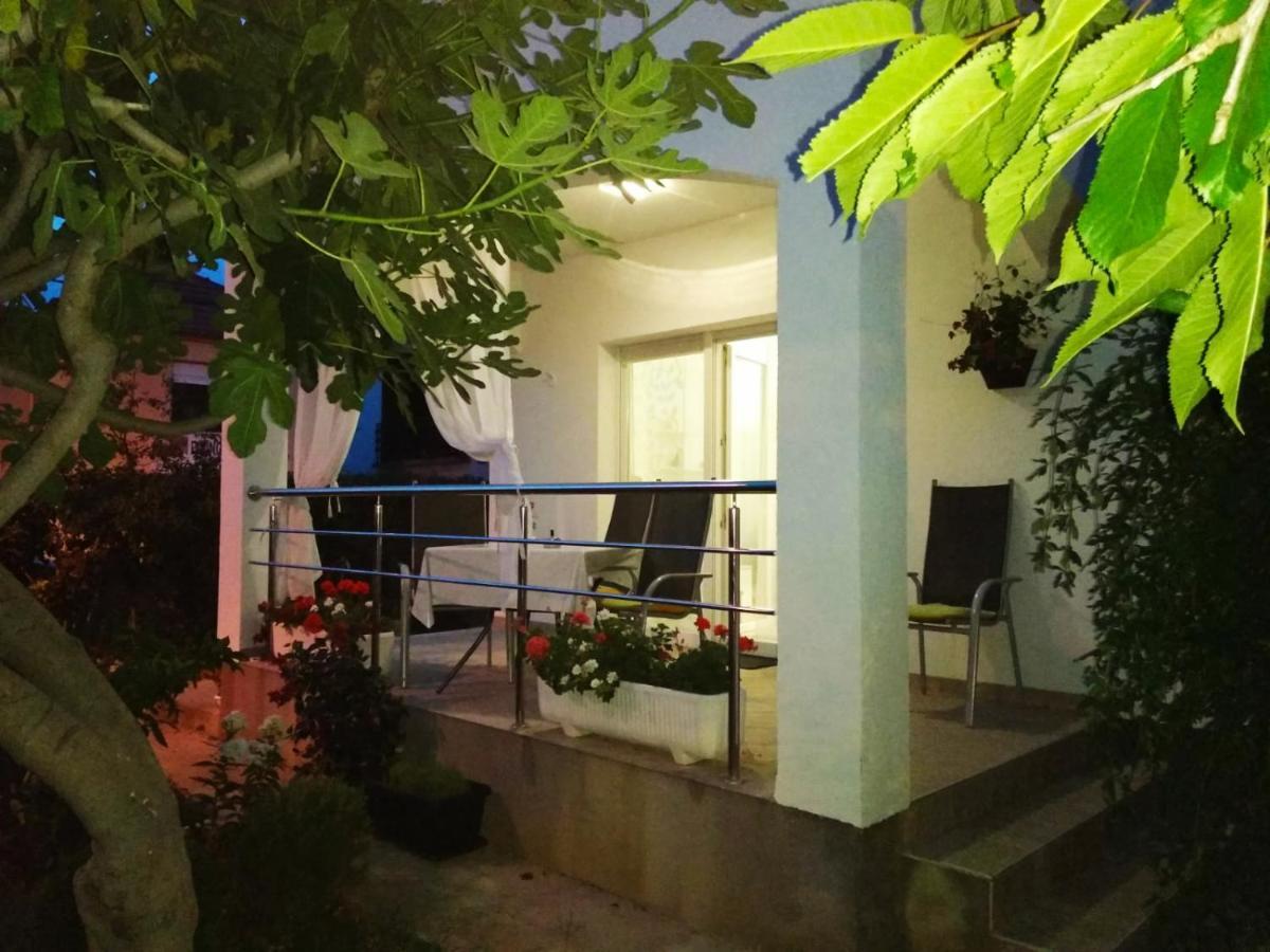 Radenka Zafron Apartment Vodice Bagian luar foto