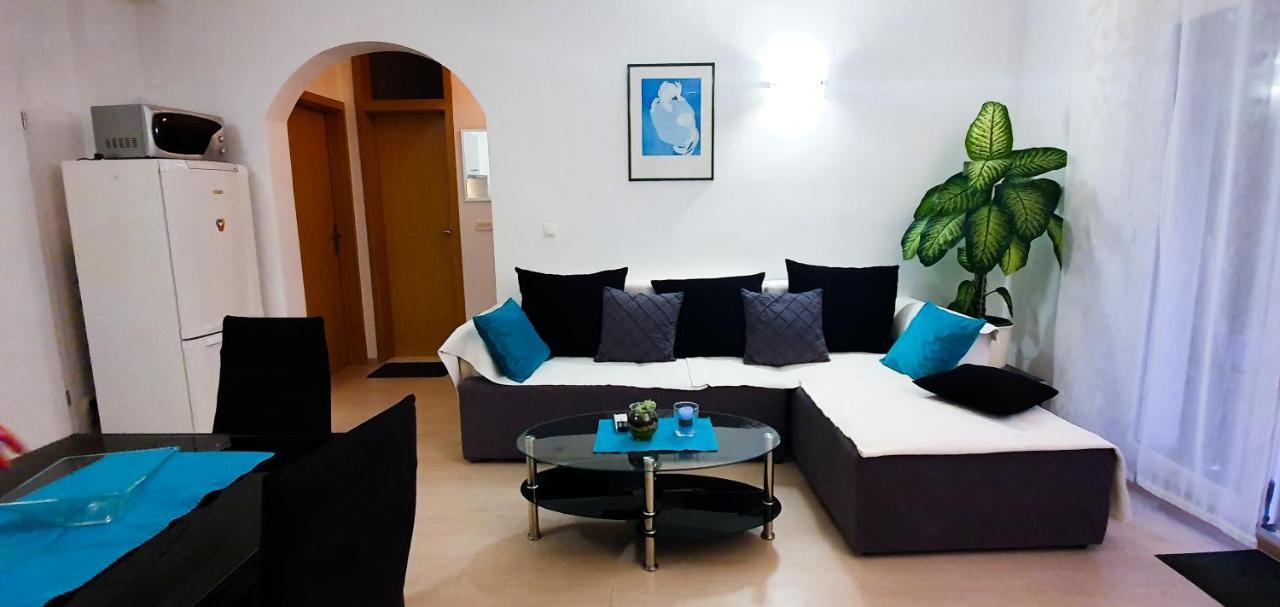 Radenka Zafron Apartment Vodice Bagian luar foto