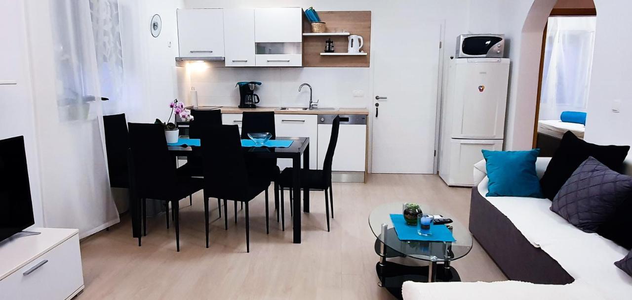 Radenka Zafron Apartment Vodice Bagian luar foto