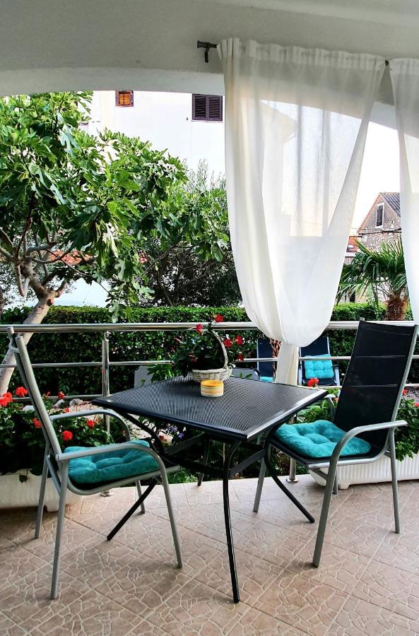 Radenka Zafron Apartment Vodice Bagian luar foto