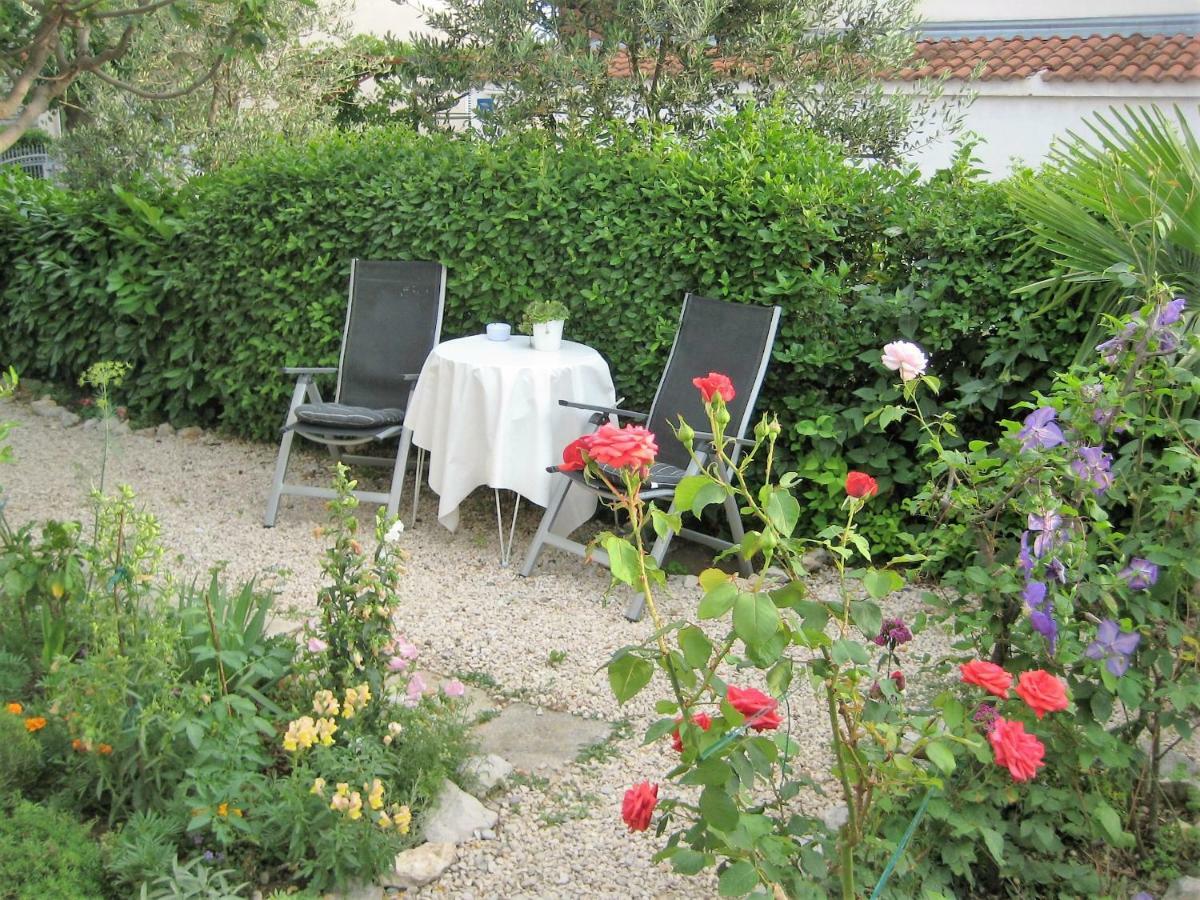 Radenka Zafron Apartment Vodice Bagian luar foto