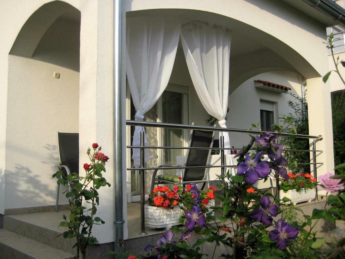 Radenka Zafron Apartment Vodice Bagian luar foto