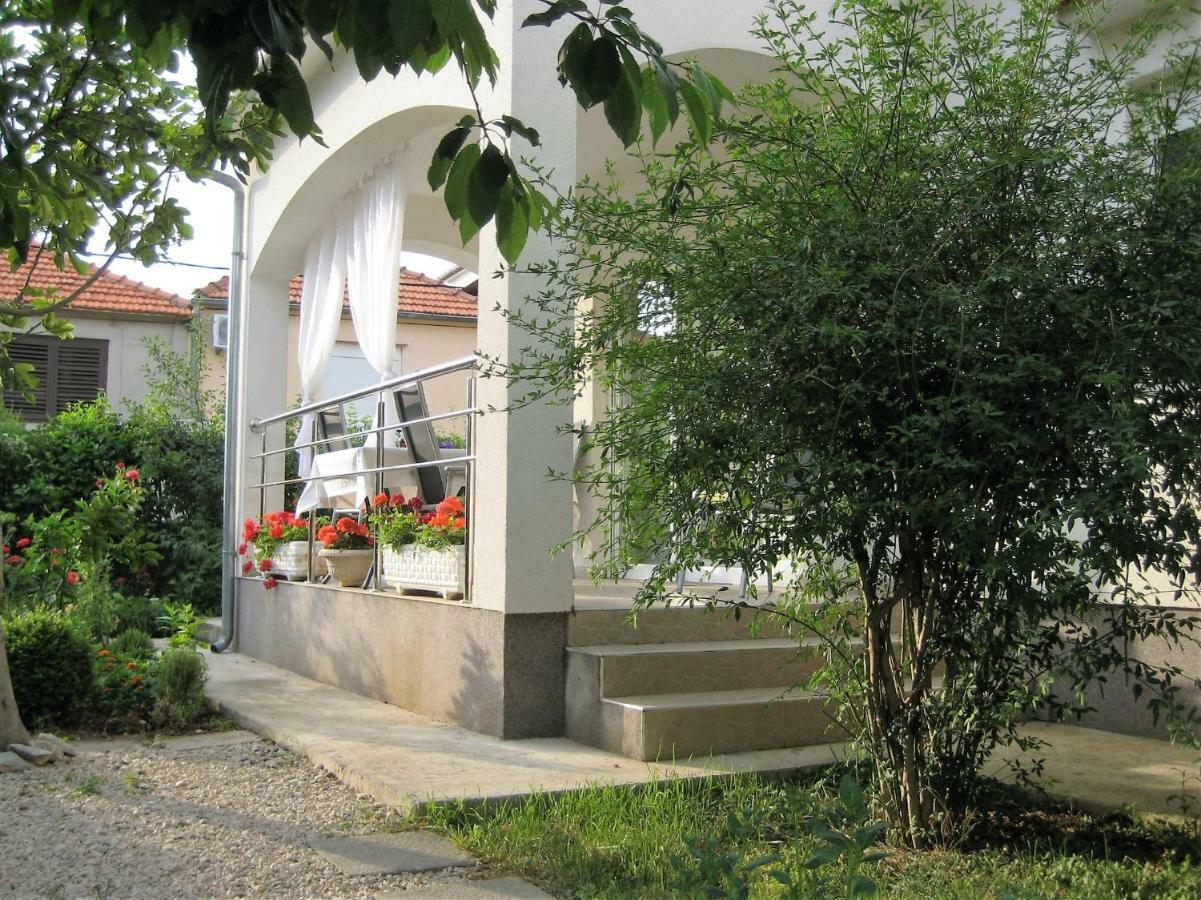 Radenka Zafron Apartment Vodice Bagian luar foto