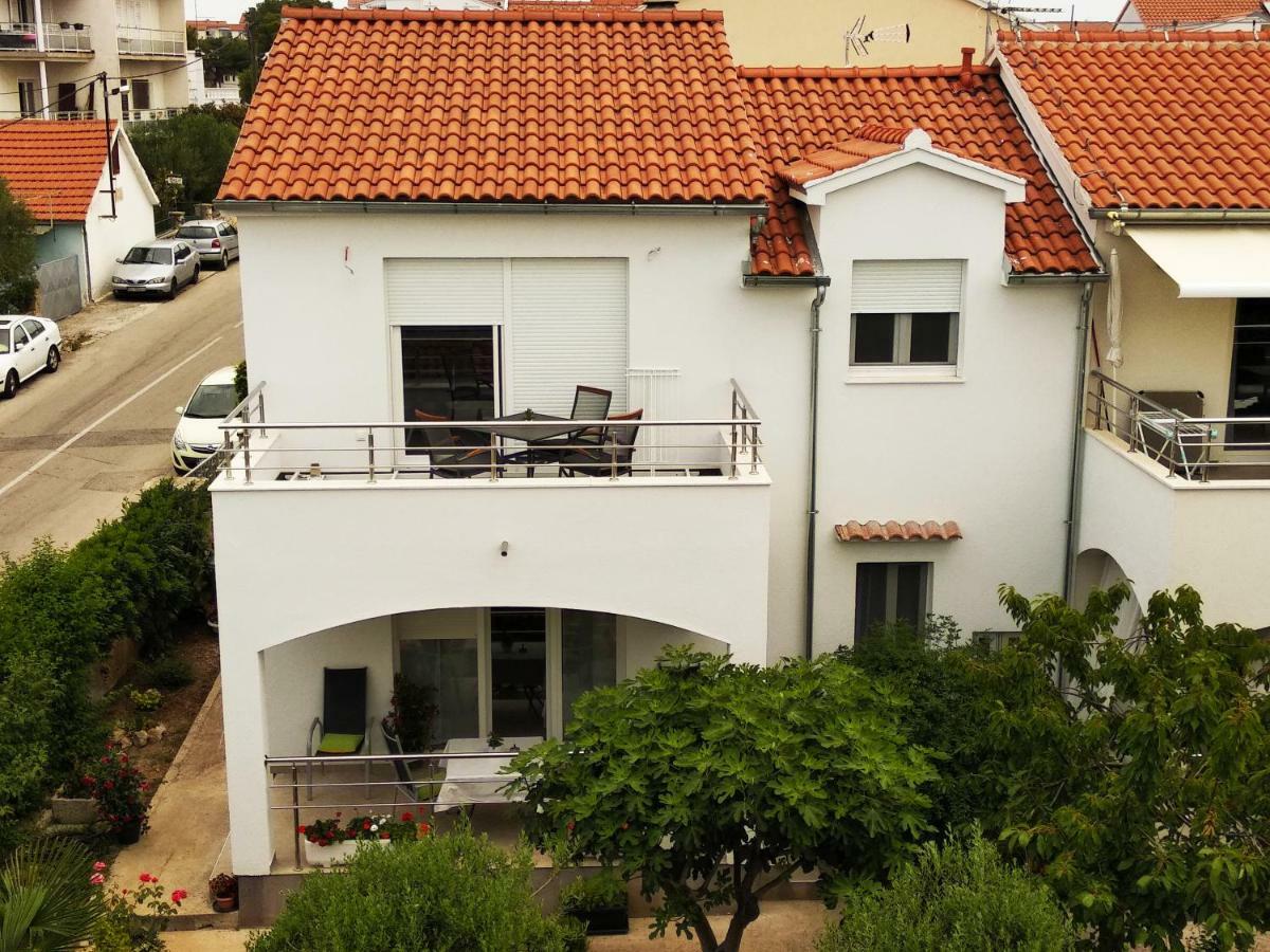 Radenka Zafron Apartment Vodice Bagian luar foto